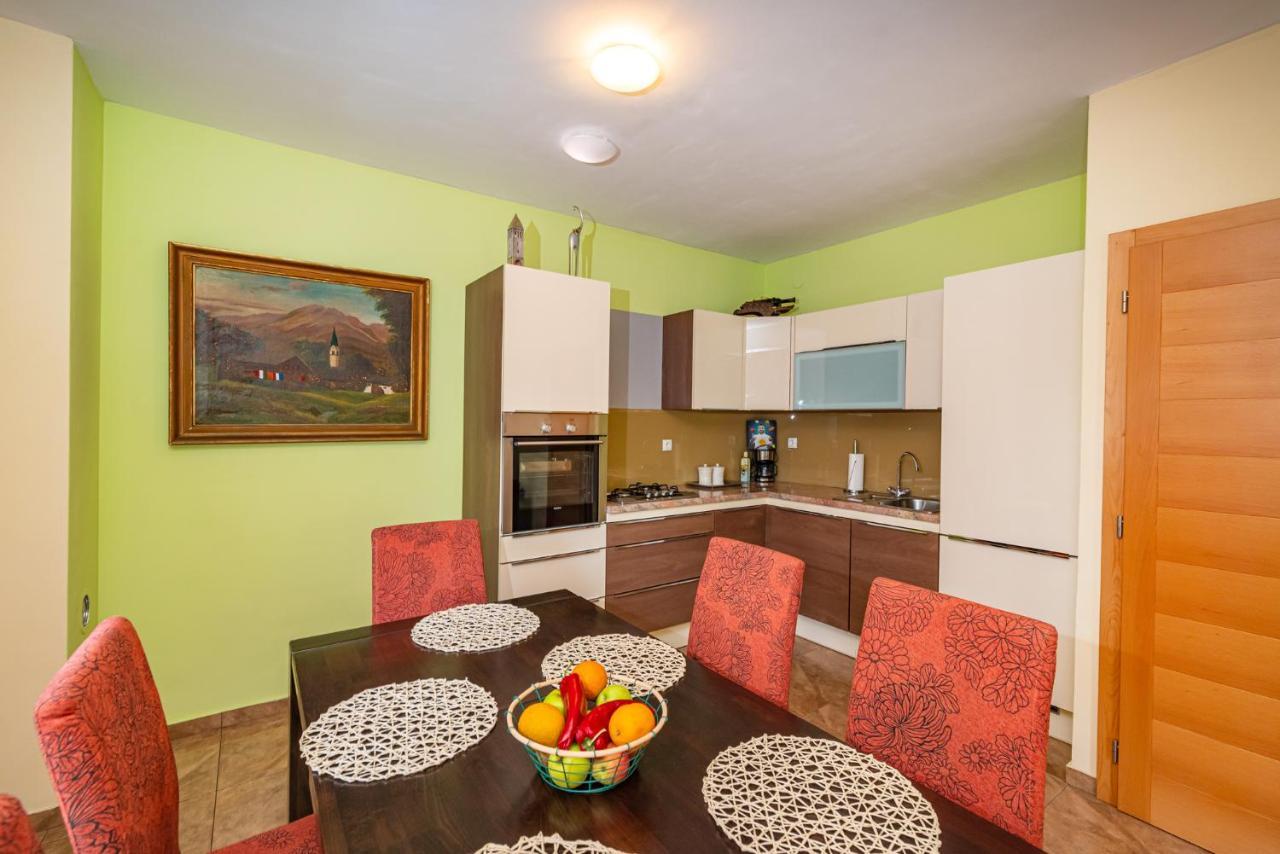 Apartments Maris ノビグラード・ダルメーシャ エクステリア 写真